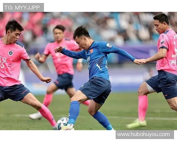 模仿各国足球明星的风采与技巧,展现个人魅力与团队精神的精彩瞬间 模仿各国足球明星的风采与技巧,展现个人魅力与团队精神的精彩瞬间